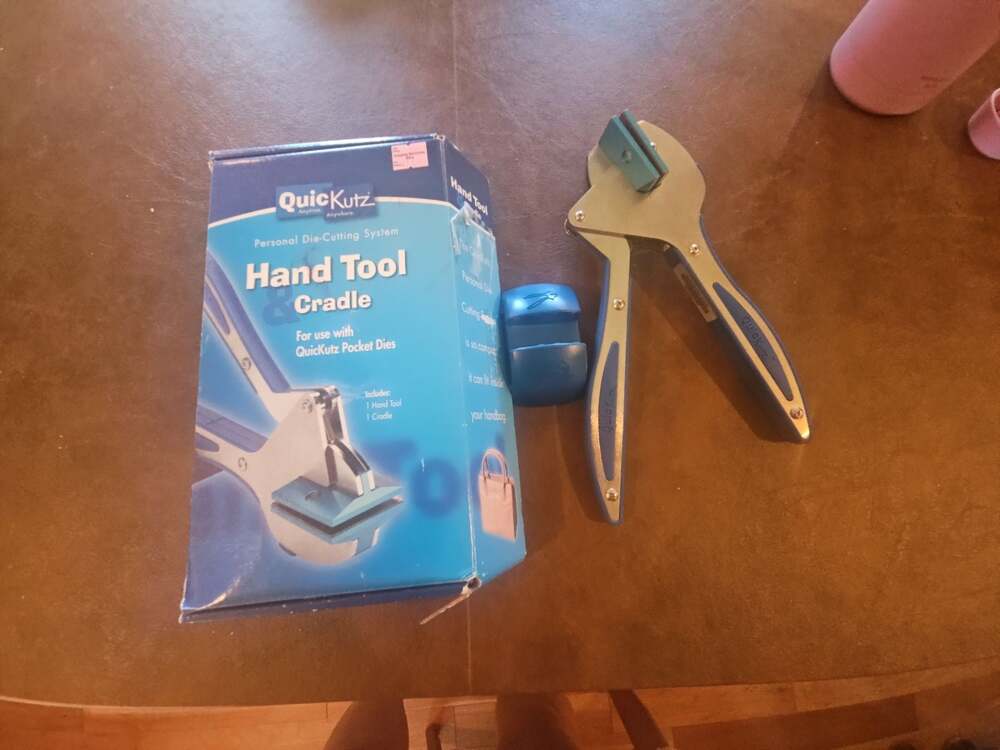 QuicKutz Personal Die-Cutting System Hand Tool & Cradle- used